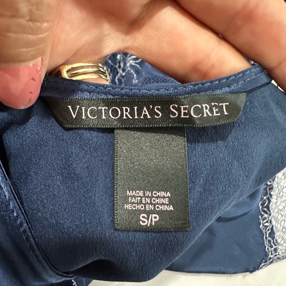 Victoria's Secret Lingerie Camisoles Set of 2 - Picture 4 of 6